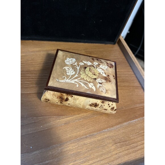 Small Vintage Inlaid Wood Floral jewelry box Hinged Made in Italy 4”x 3”Italian - Picture 1 of 7